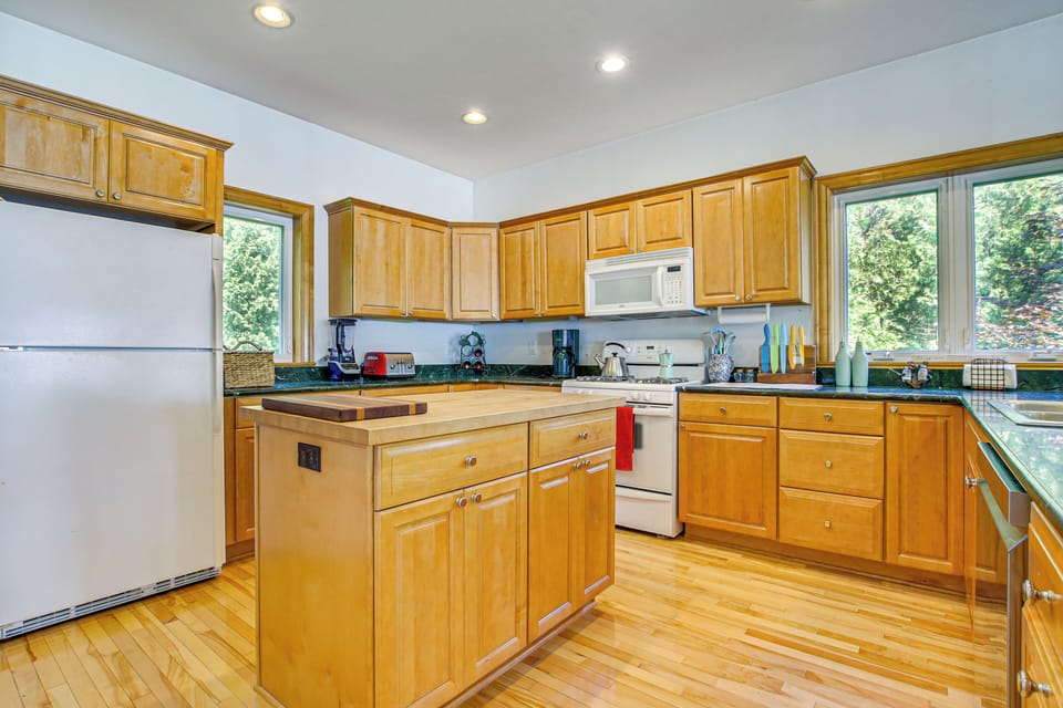 Kitchen | Cooking Basics | Coffee Maker | 2nd Floor