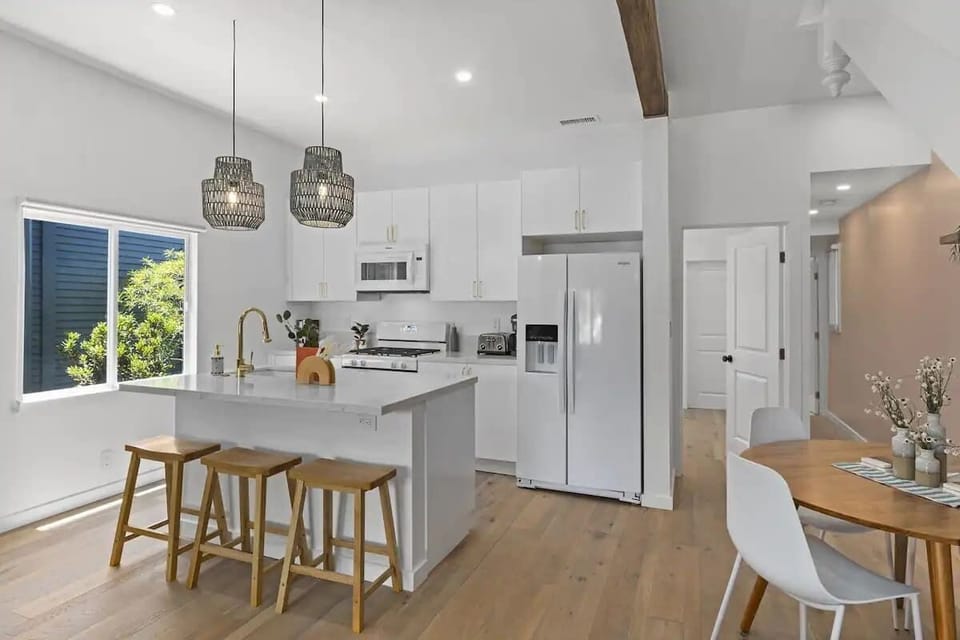 Kitchen and dining room 