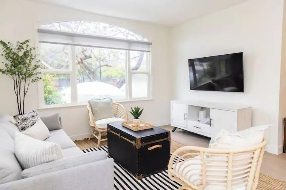 Bright 4BR Little Italy Home: Free Parking & Sleeps 9! House in San Diego