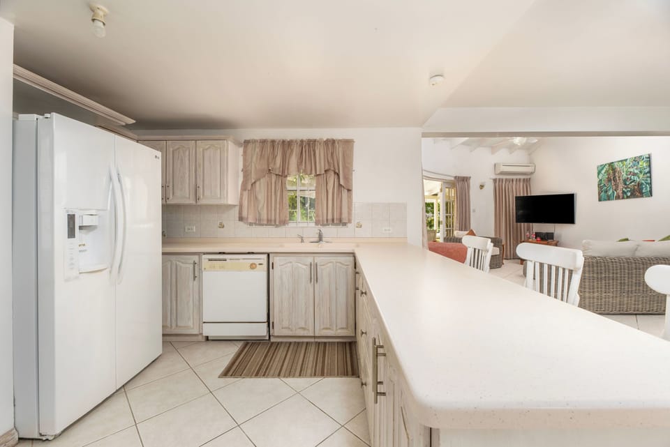poolside kitchen