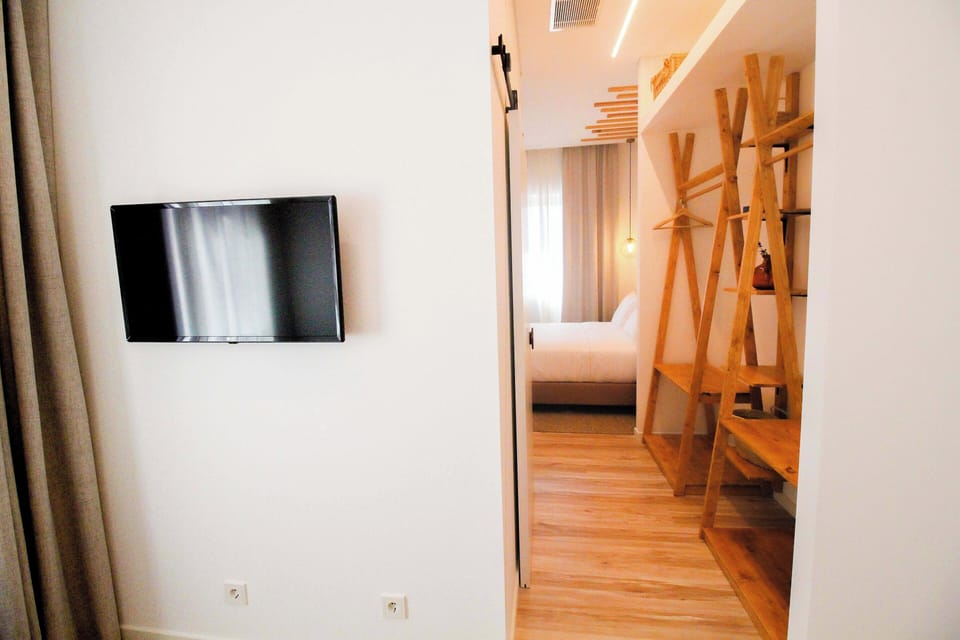 Junior Suite | Individually decorated, individually furnished, blackout drapes