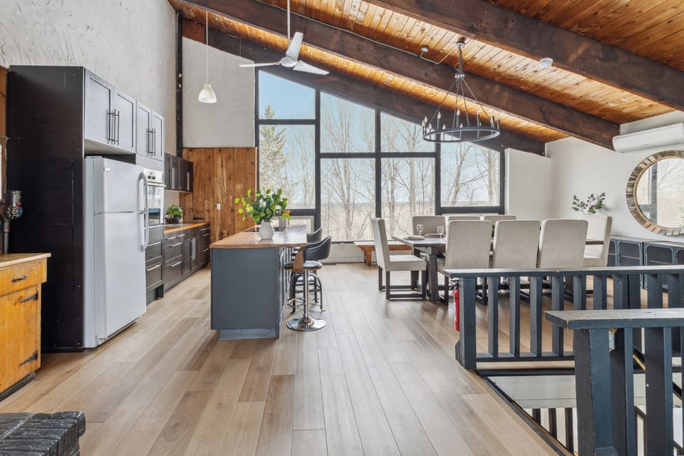 218 Arlberg (Pets Allowed) | Private kitchen | Full-size fridge, microwave, oven, stovetop