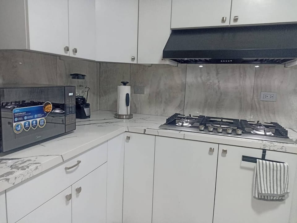 Full kitchen