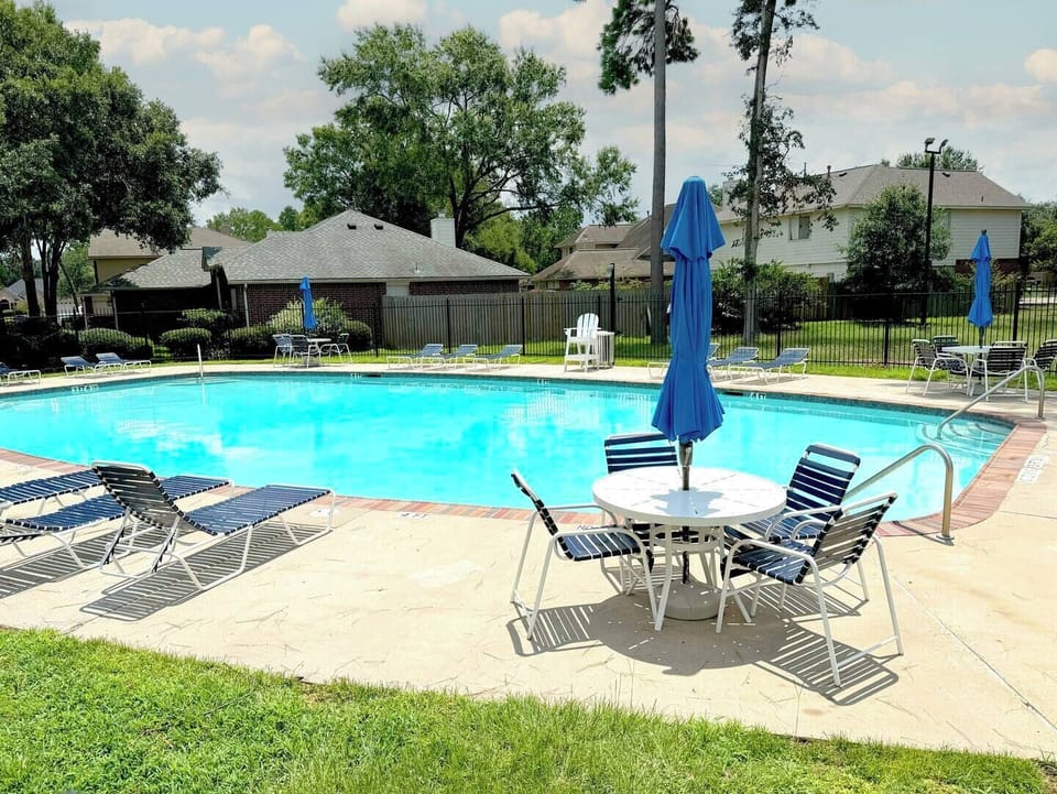 large community pool