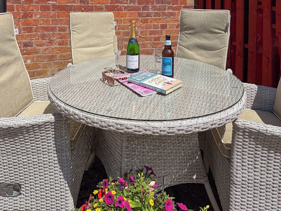 Outdoor eating area | Lavender Cottage, Shrewsbury
