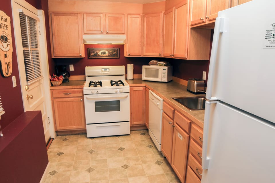 Full Kitchen