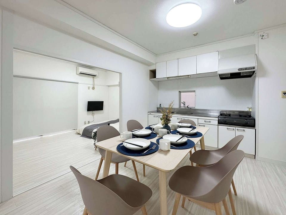 Apartment, 3 Bedrooms, Non Smoking, Kitchen | In-room dining