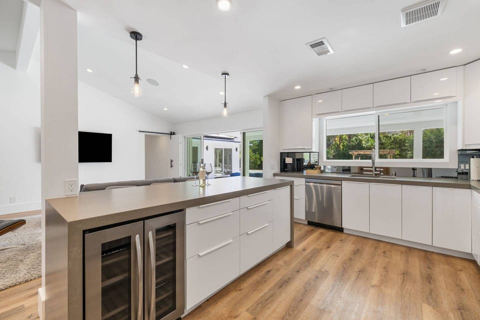 Large Kitchen with Lots of Counter & Storage Space