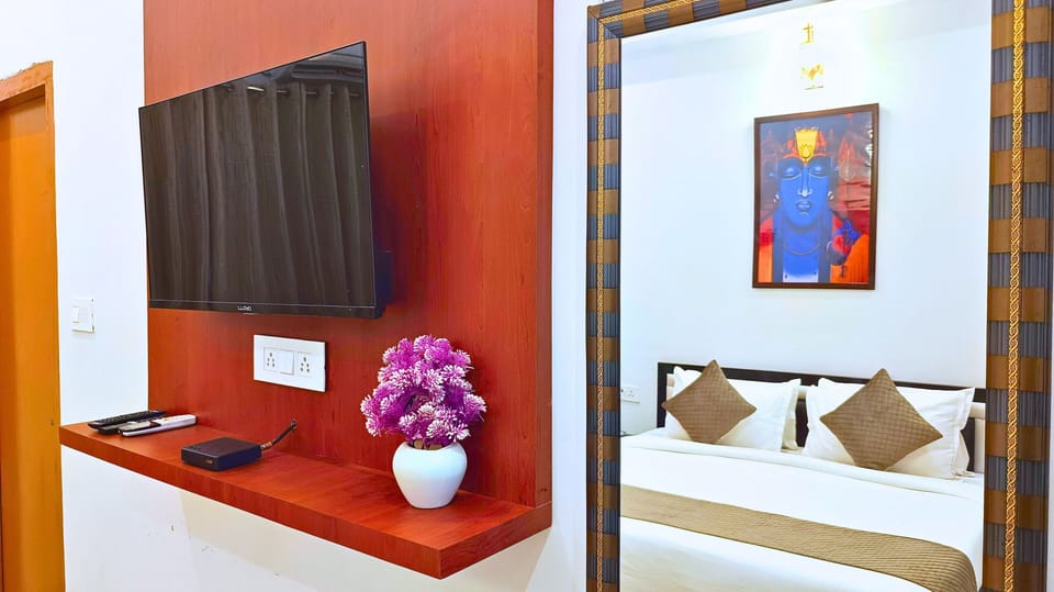 Deluxe Room | Iron/ironing board, free WiFi