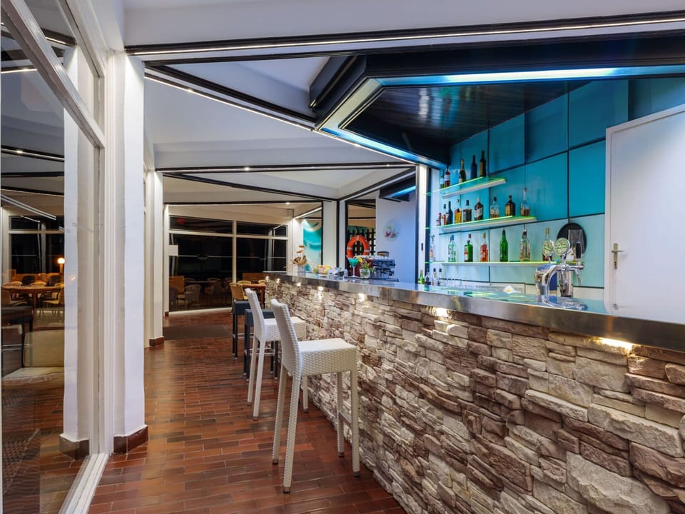 Apartment | Dining