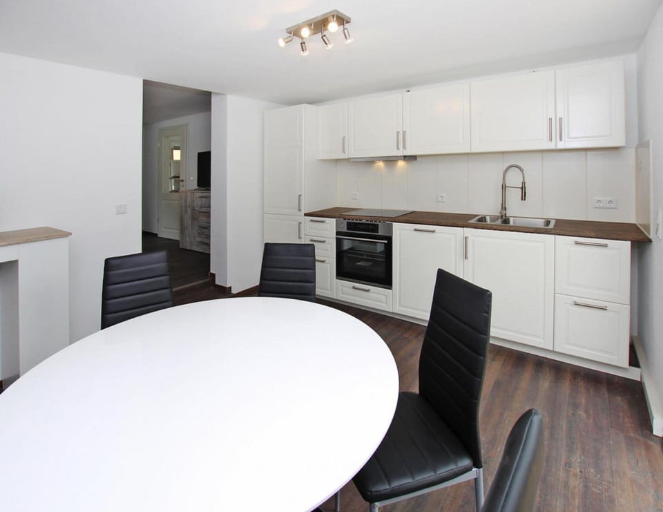 House | Dining