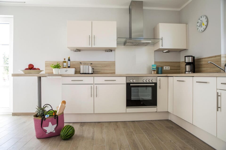 House | Private kitchen | Electric kettle, toaster, highchair
