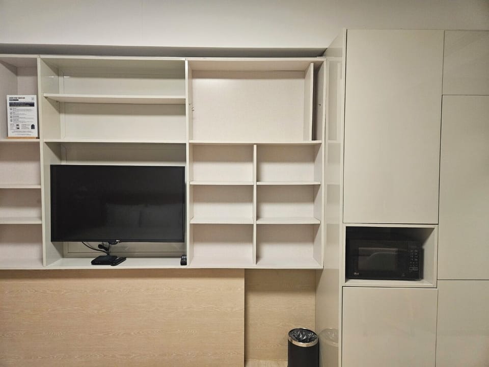 In-room safe, desk, laptop workspace, free WiFi
