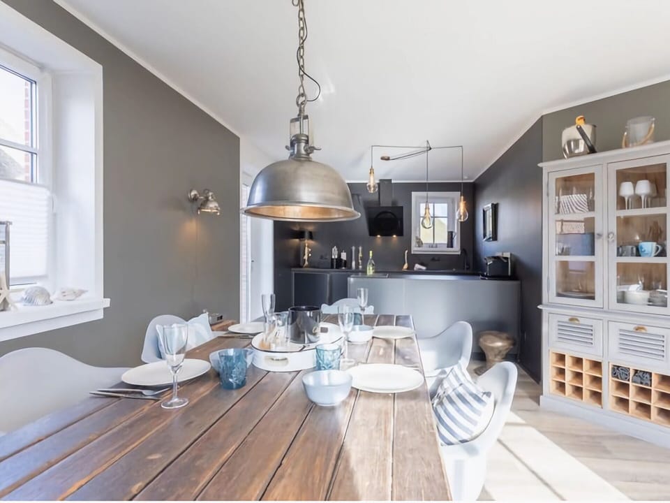 House | Private kitchen | Coffee/tea maker, highchair