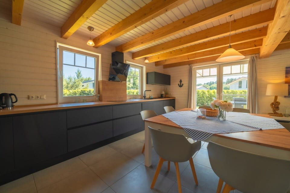 House | Private kitchen | Electric kettle, toaster, highchair