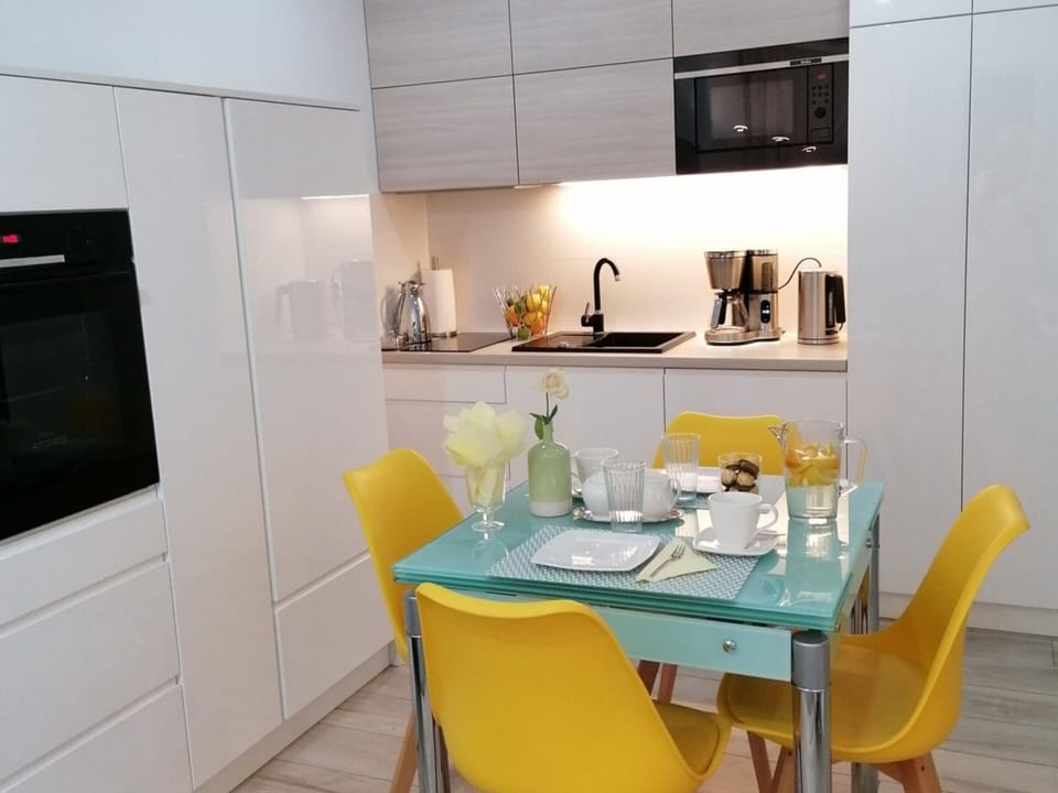 Apartment | Dining