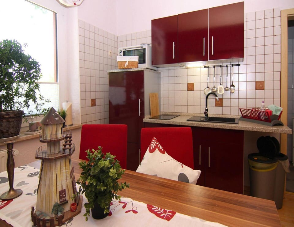 Apartment | Private kitchen | Highchair