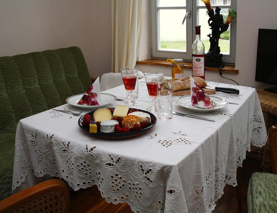 Apartment | Dining