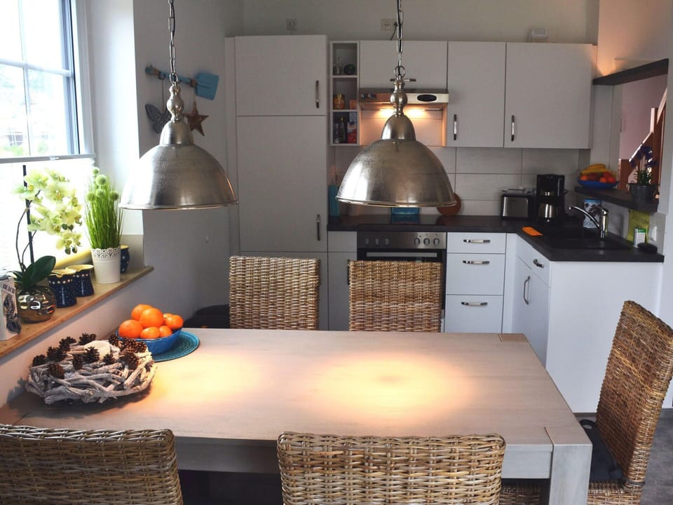 House | Private kitchen | Electric kettle, toaster, highchair