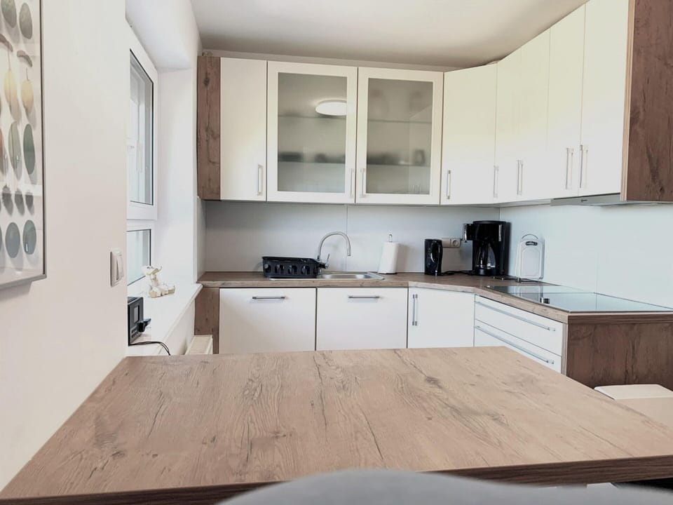 House | Private kitchen | Electric kettle, toaster, highchair