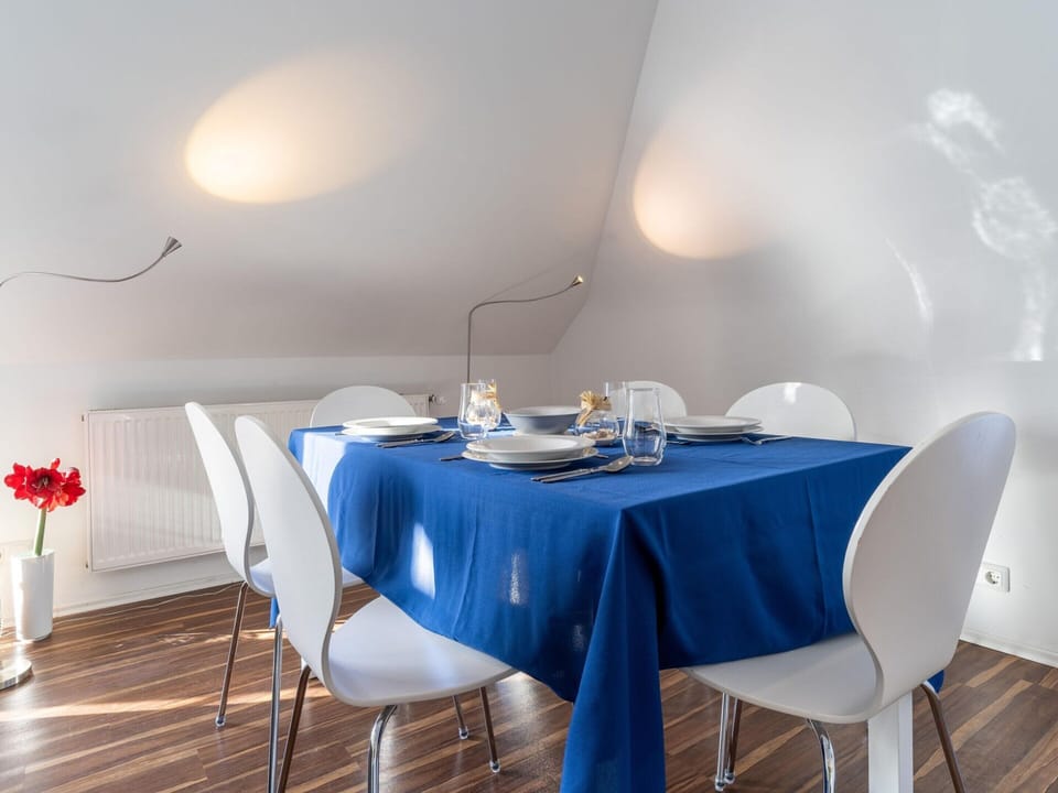Apartment | Dining