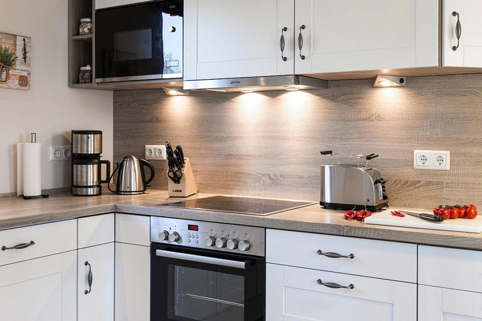 House | Private kitchen | Electric kettle, toaster, highchair