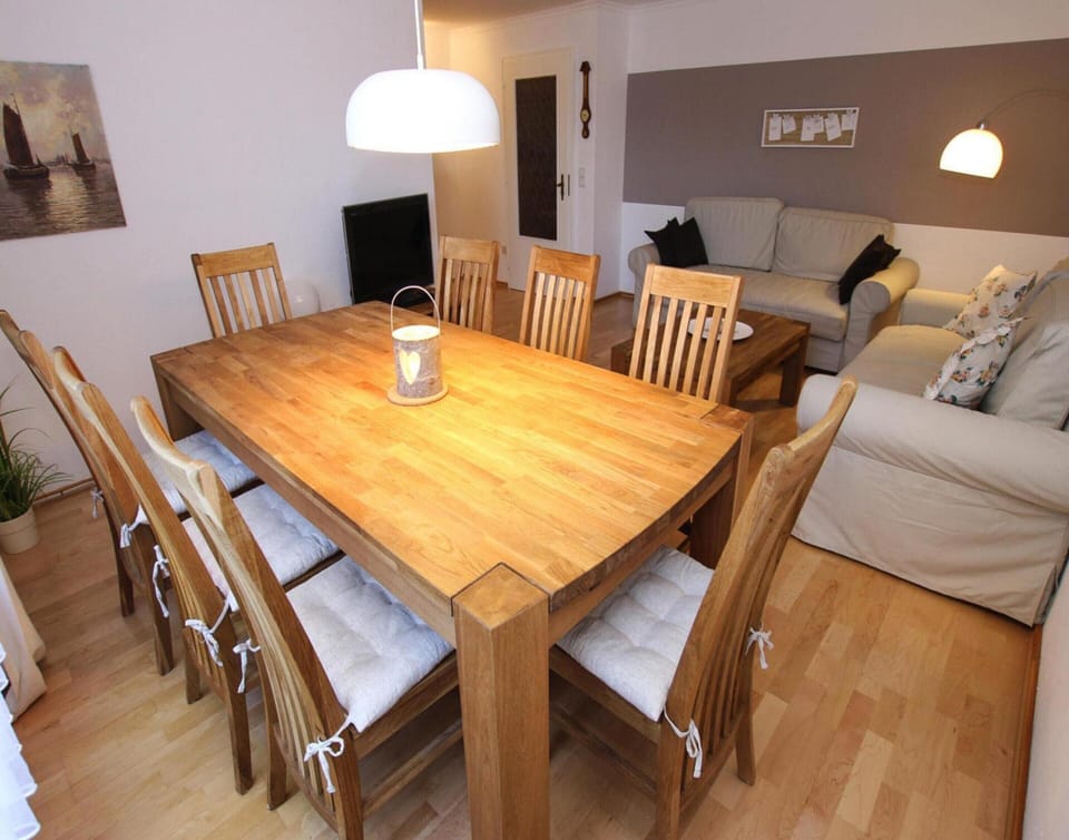 Apartment | Dining