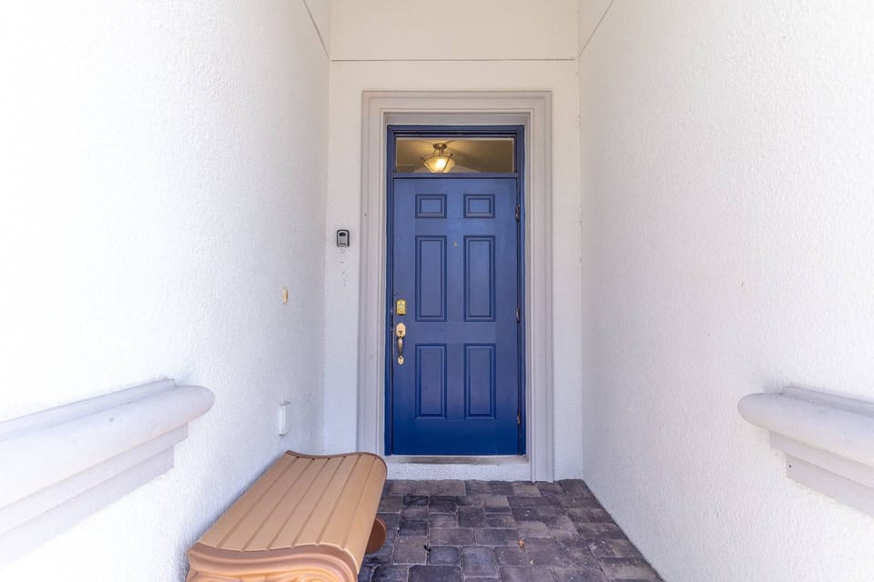 Welcome to 8907 Champions Gate!