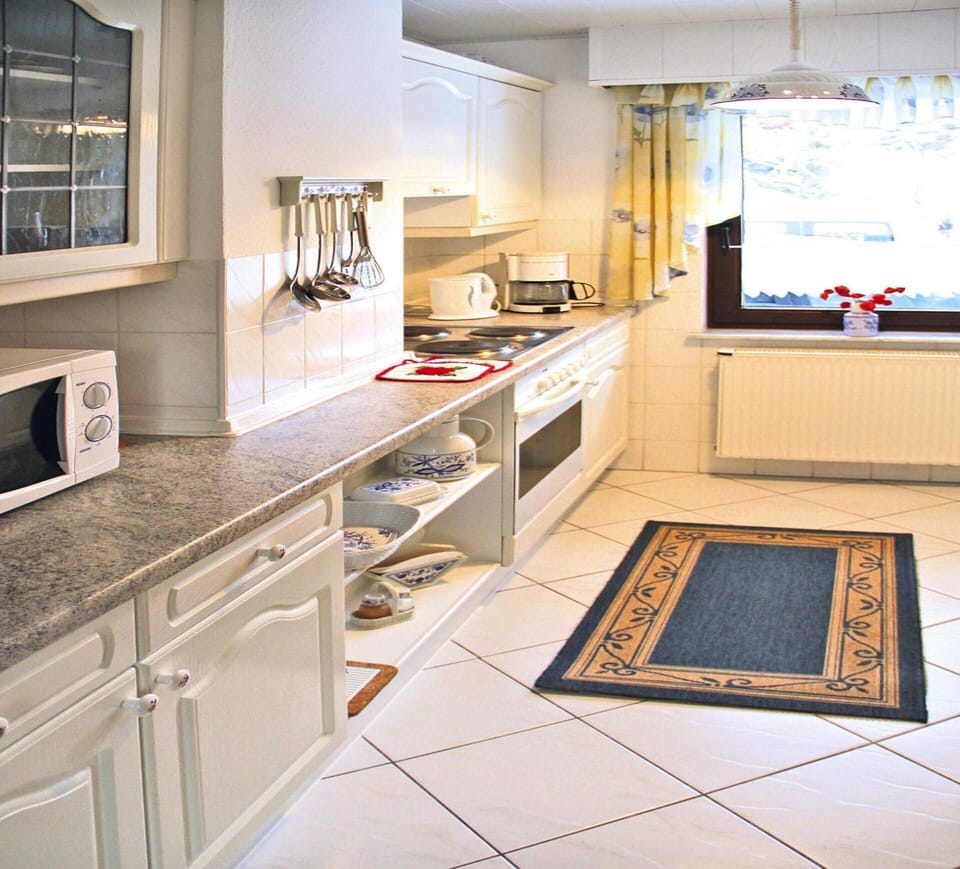 House | Private kitchen | Highchair