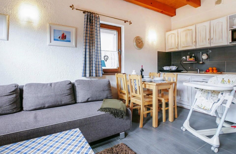 House | Private kitchen | Electric kettle, toaster, highchair