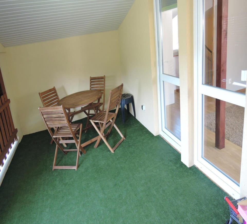 House | Game room