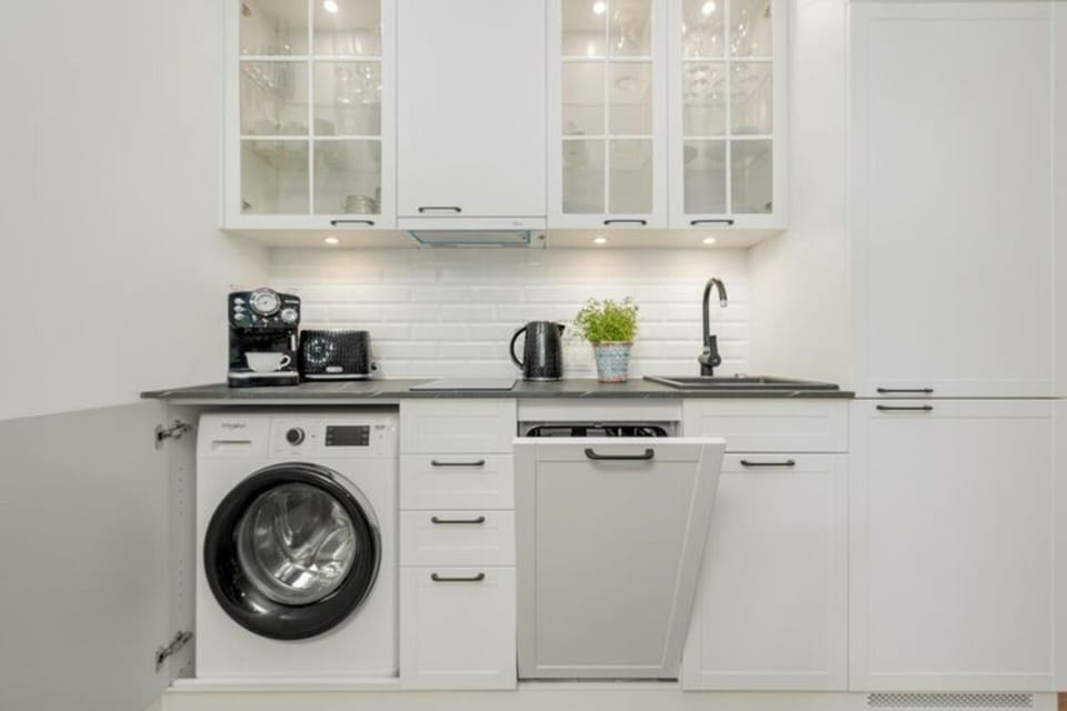 House | Private kitchen | Electric kettle, toaster, highchair