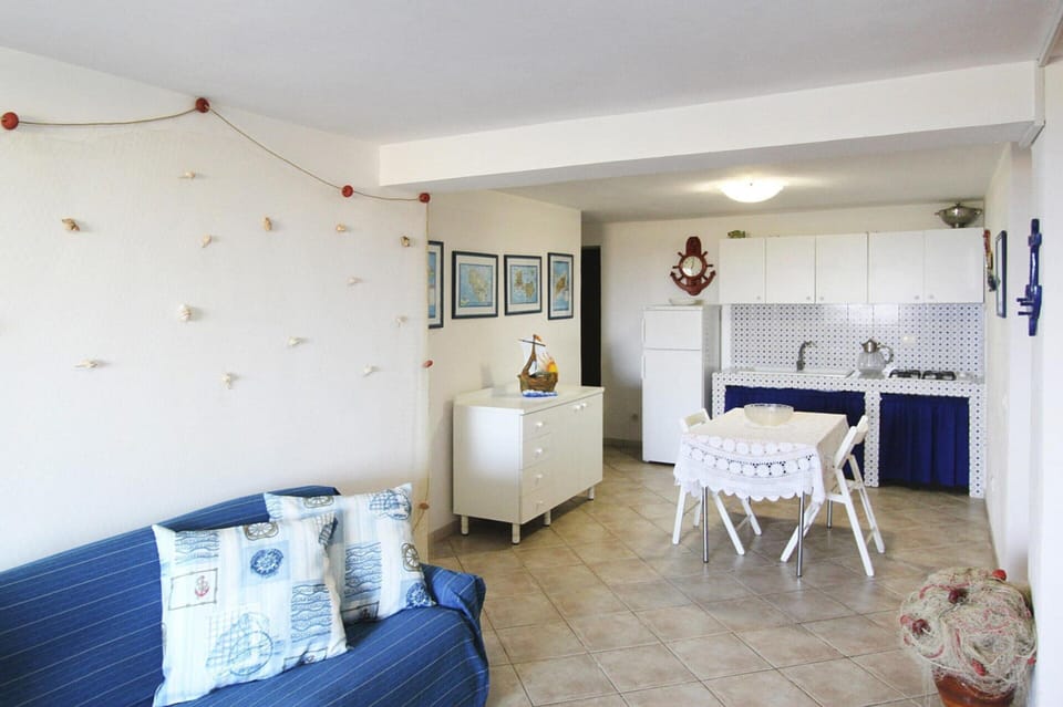 Apartment | Dining