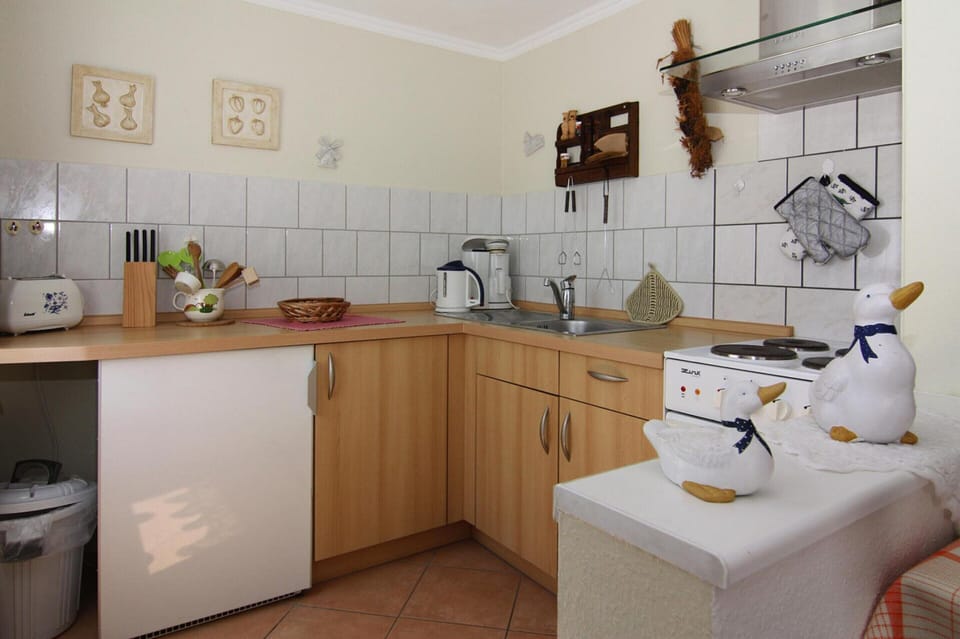 House | Private kitchen | Electric kettle, toaster