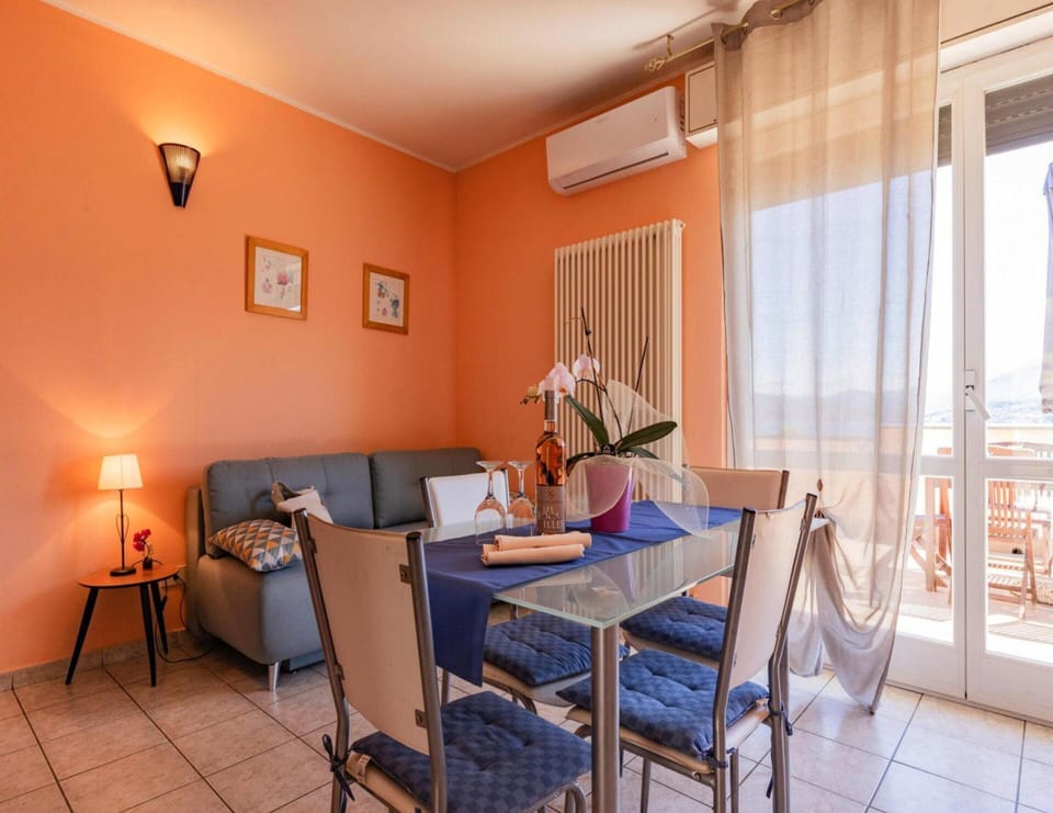 Apartment | Dining