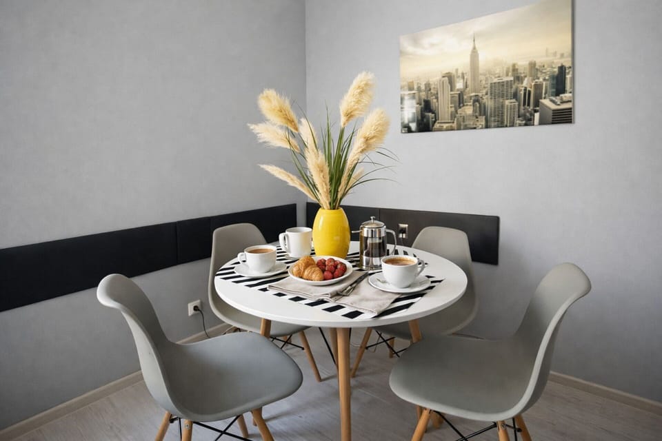 Apartment | Dining