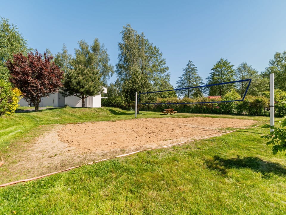 Bungalow | Sport court