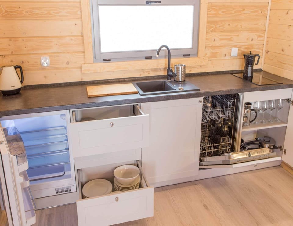 House | Private kitchen | Electric kettle, highchair