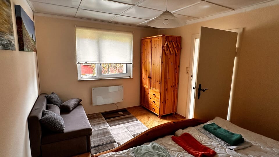 House | 1 bedroom, individually furnished