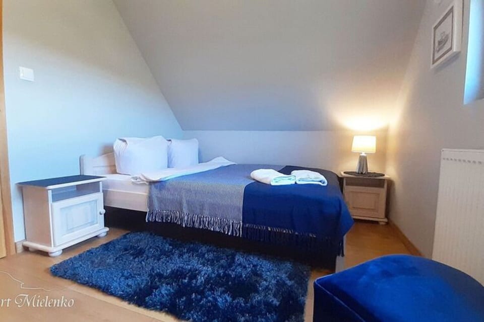 House | 4 bedrooms, individually furnished, iron/ironing board, bed sheets