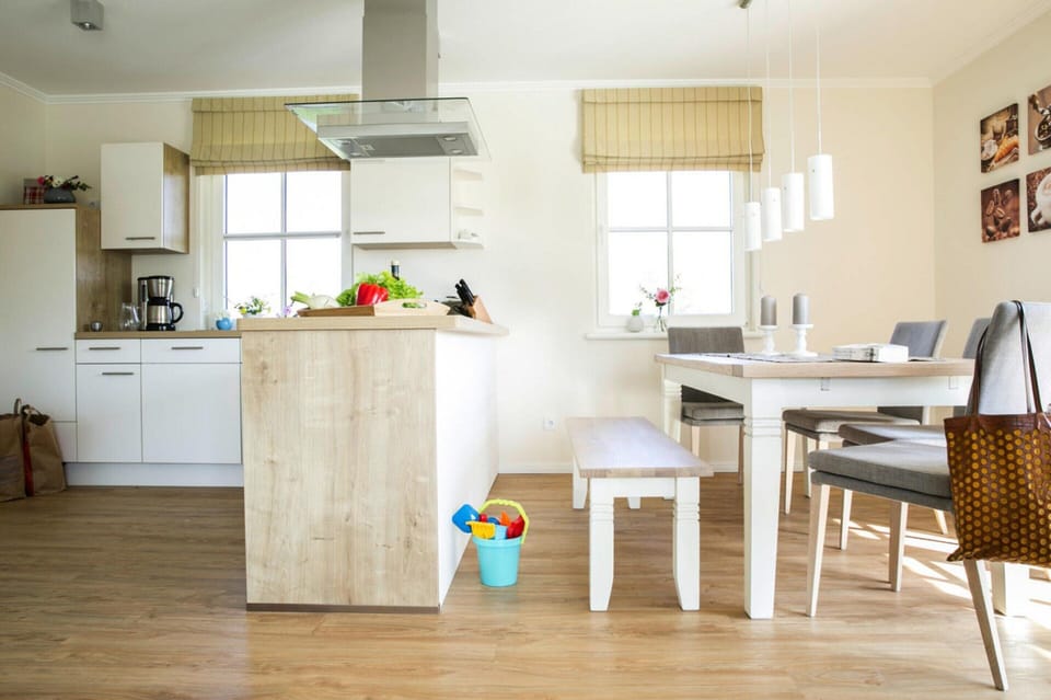 House | Private kitchen | Electric kettle, toaster, highchair