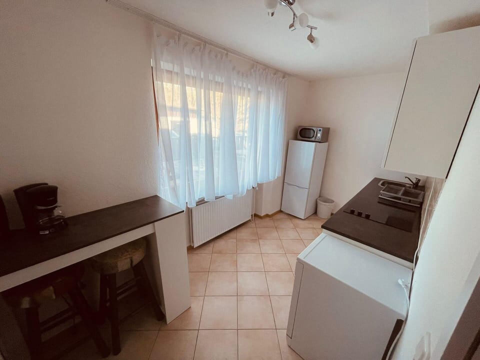 House | Private kitchen | Electric kettle, highchair