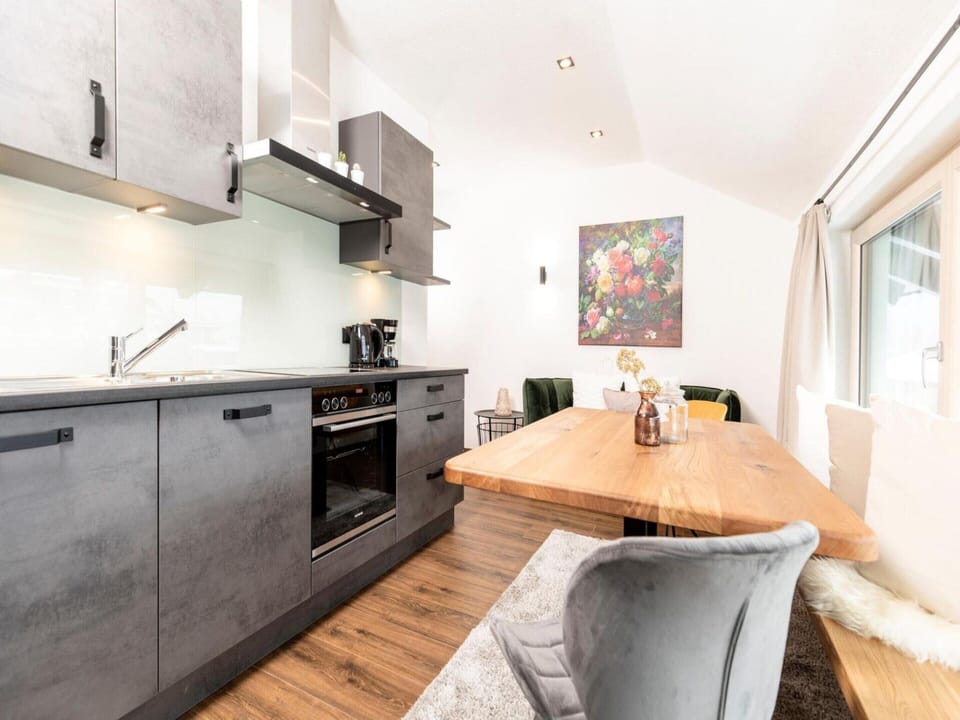 Apartment | Private kitchen | Toaster, highchair