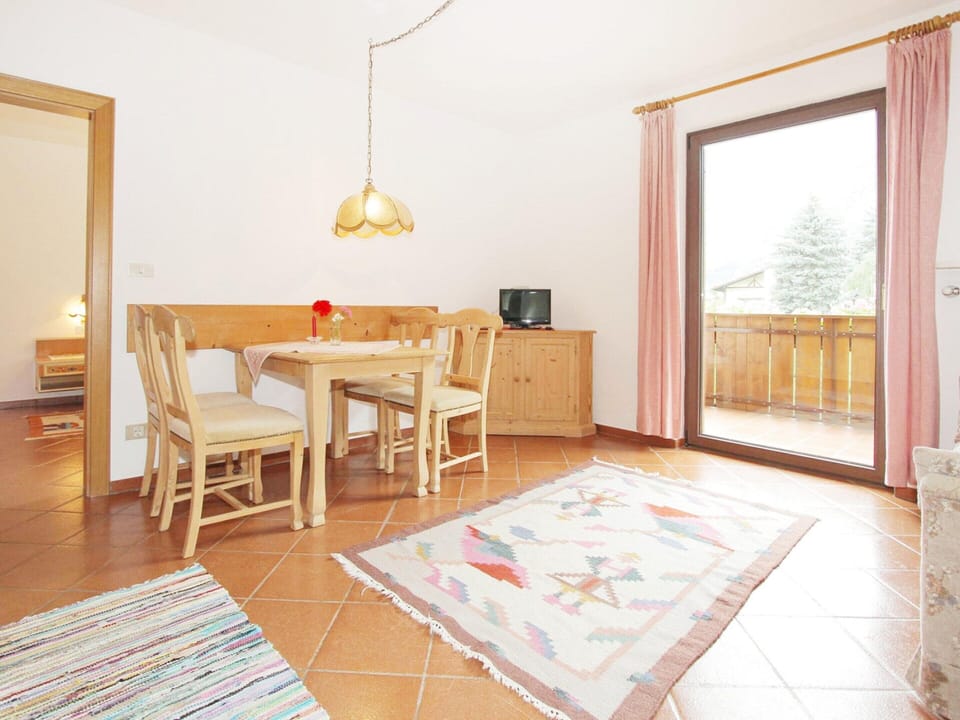 Apartment | Dining