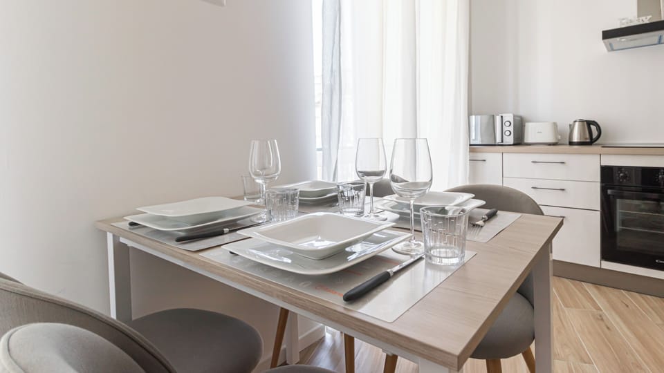 Apartment (1 Bedroom) | Interior