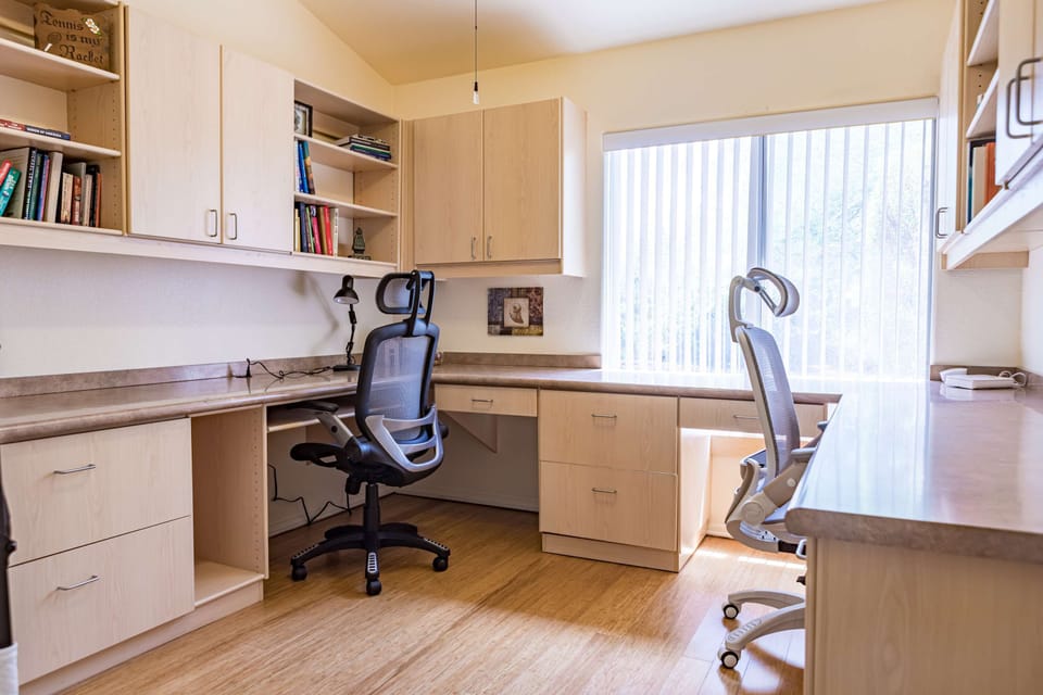 Built-in office in 3rd bedroom