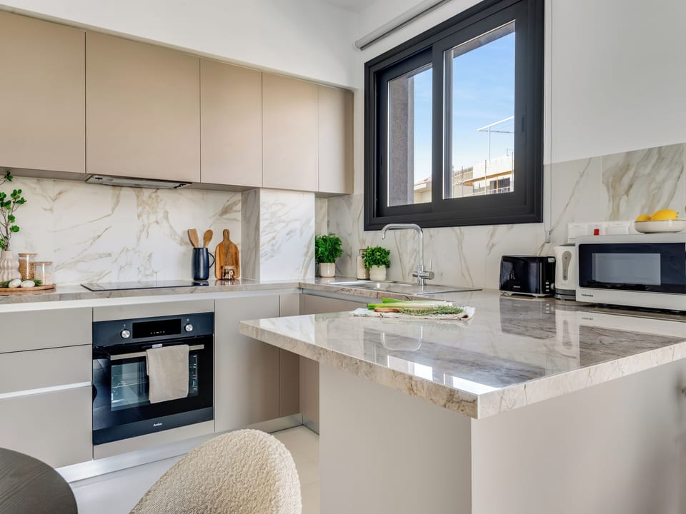 Apartment, 1 Bedroom, Balcony, City View | Interior
