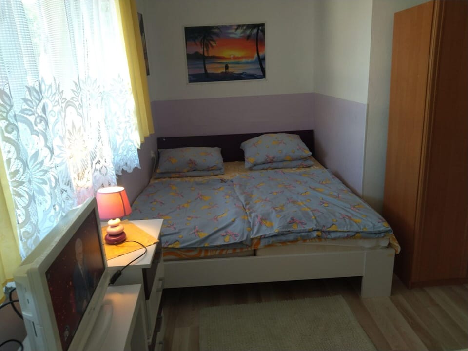 Apartment | 1 bedroom, bed sheets