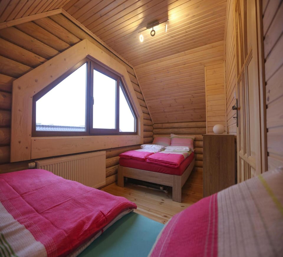 Apartment | 2 bedrooms, individually furnished, bed sheets