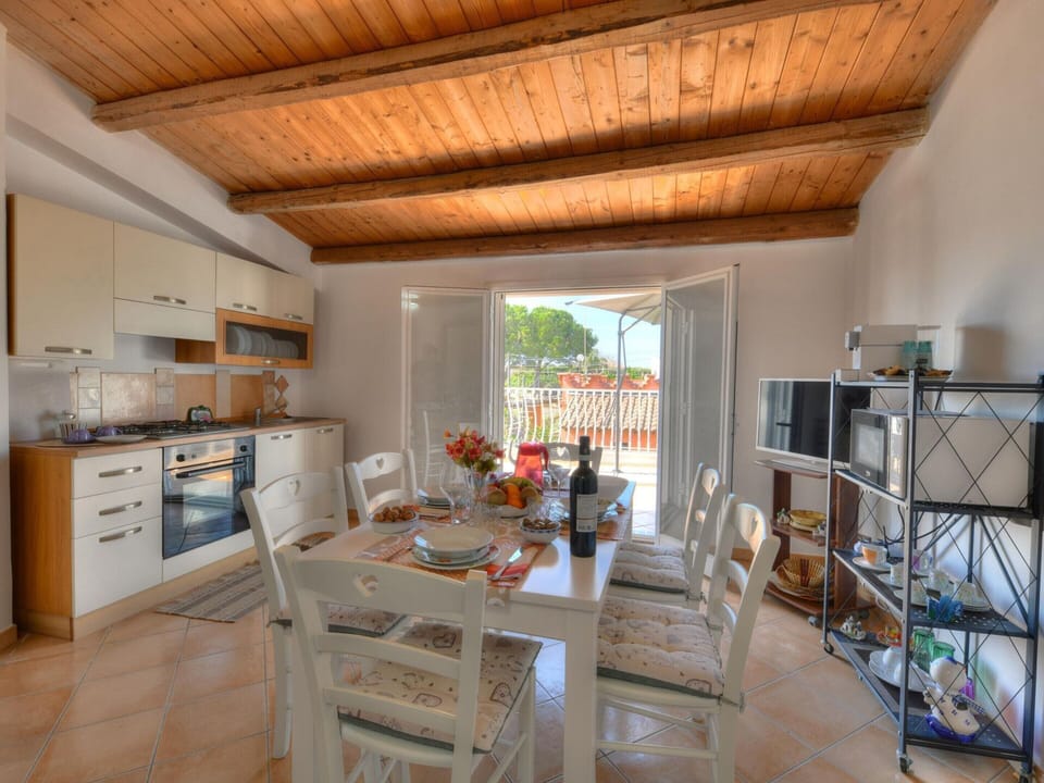 Apartment | Private kitchen | Highchair